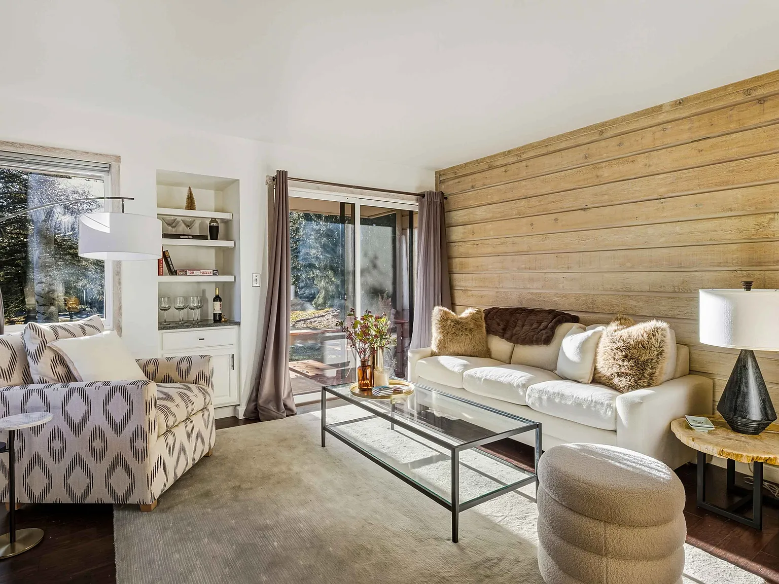 2 bed, 691 sqft, $2,300 — Photo 3
