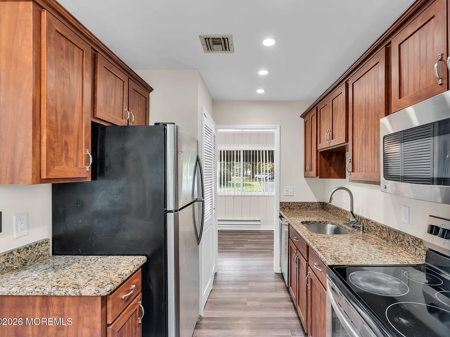2 bed, 1371 sqft, $3,750 — Photo 2