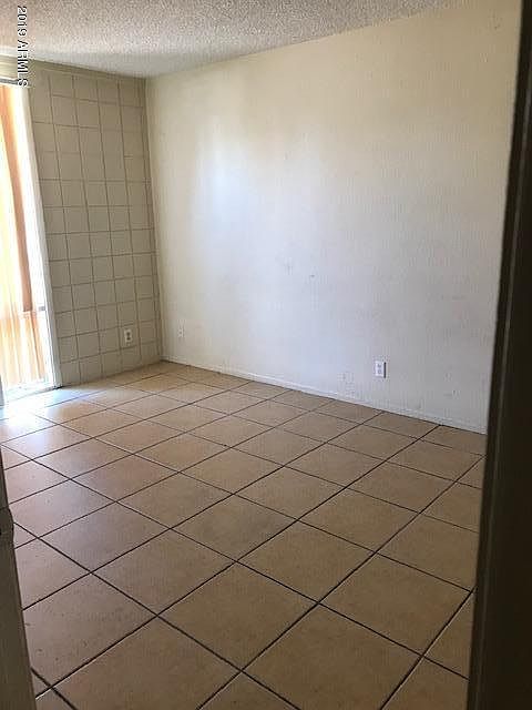 2nd image of 2024 W Cactus Rd APT A