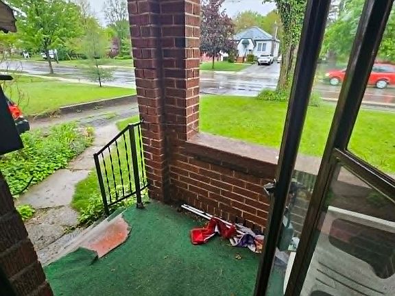 2nd image of 486 Hale St