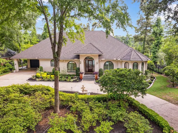 30 Halfmoon Ct, Spring, TX 77380