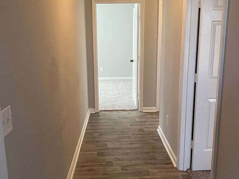 213 Riverwood Dr — Photo 7