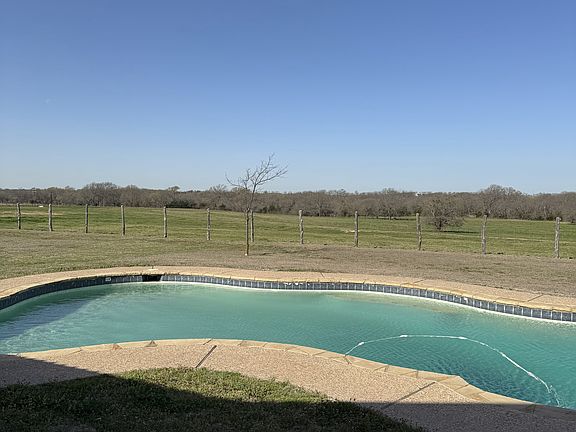 5th image of 655 Loftice Rd