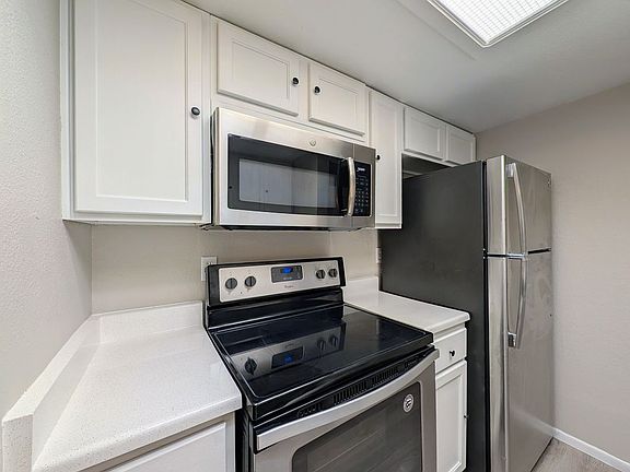 4th image of 4211 E Palm Ln Unit 101