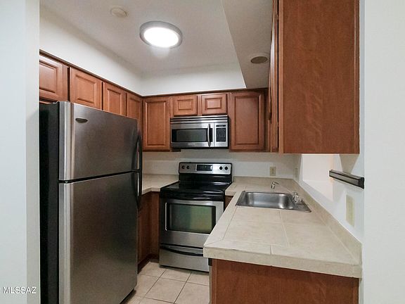 2nd image of 1810 E Blacklidge Dr APT 104
