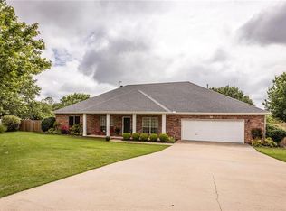 4953 Robin Wood Cir, Springdale, AR 72762
