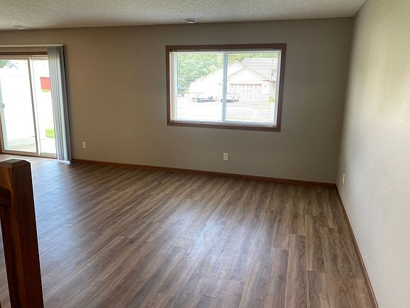 5th image of 1675 20th Ave NE