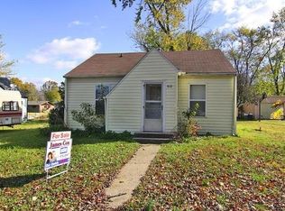 312 N Cypress St, Advance, MO 63730