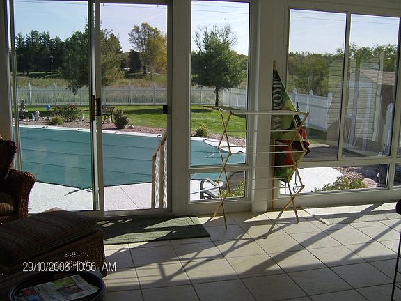 sunporch and pool