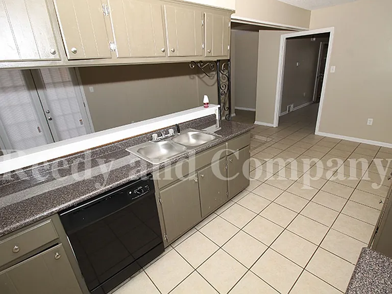 4041 Hitchcock St — Photo 8