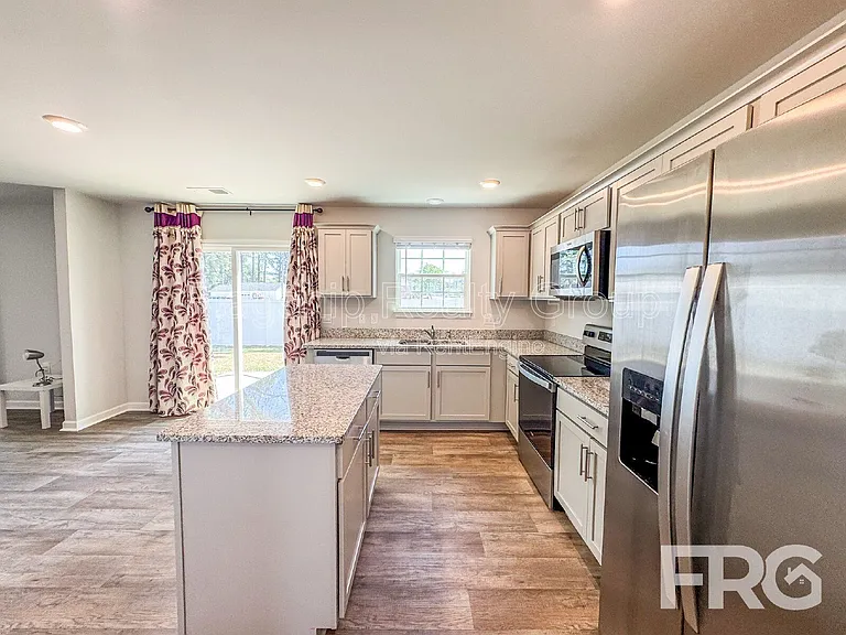 1313 Riverstone Dr — Photo 8