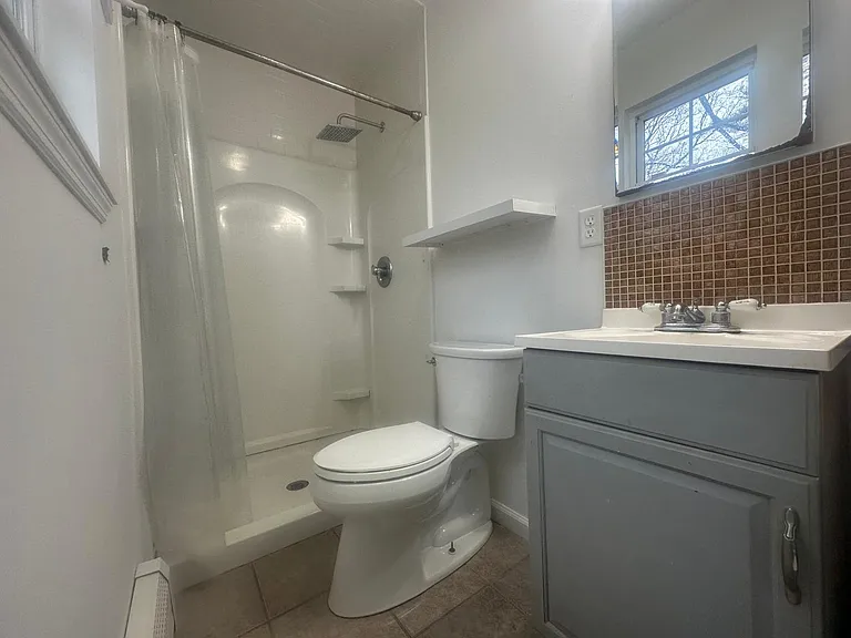 83 Whittier Dr — Photo 8