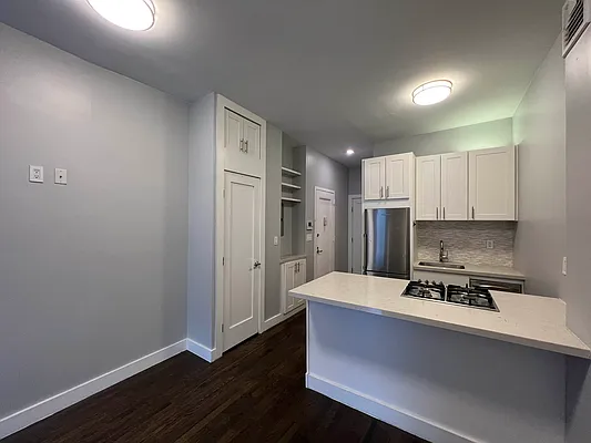 Rented by Tourma Realty LLC | media 20