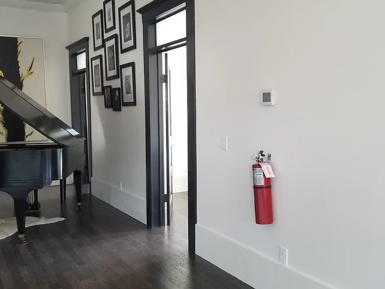 2 bed, 2.0 bath, 1600 sqft, $2,500 — Photo 48