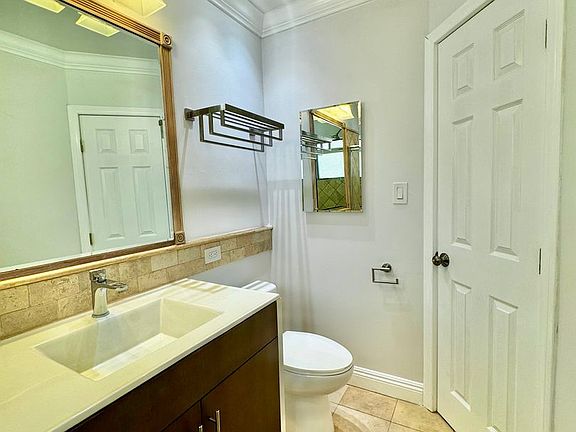 2nd image of 1506 S Barrington Ave #102-B