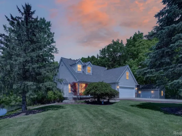 9055 Hegel Rd, Goodrich, MI 48438