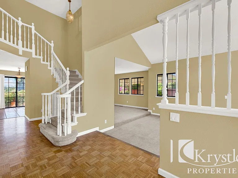 152 Chesapeake Dr — Photo 6