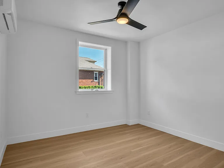 1309 Bridge St #E — Photo 11