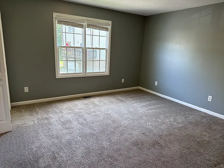 118 Glenstone Ct — Photo 16