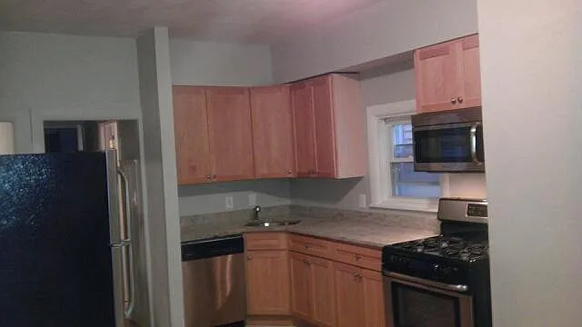 256 Marion St — Photo 4