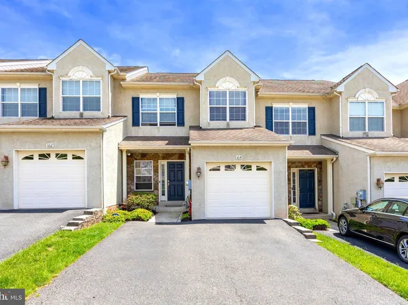 104 Golf Cart Dr, Jeffersonville, PA 19403