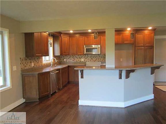 5th image of 1701 E Wyngarden Ln