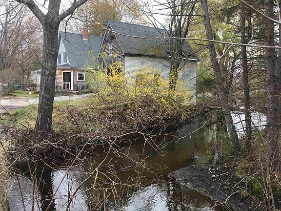 4th image of 35 Temple Drive
