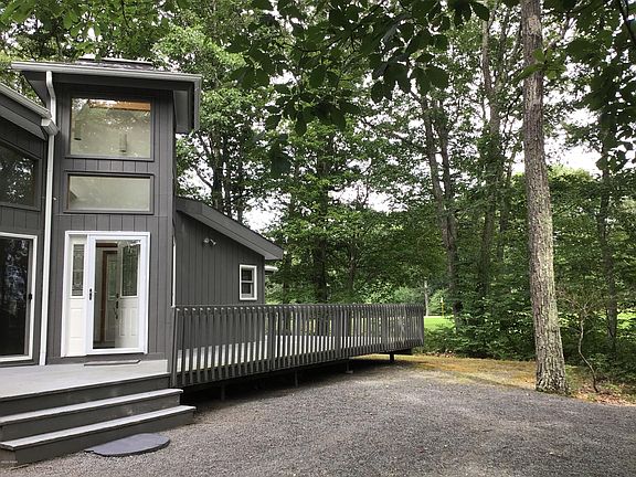 4th image of 219 Broadmoor Dr