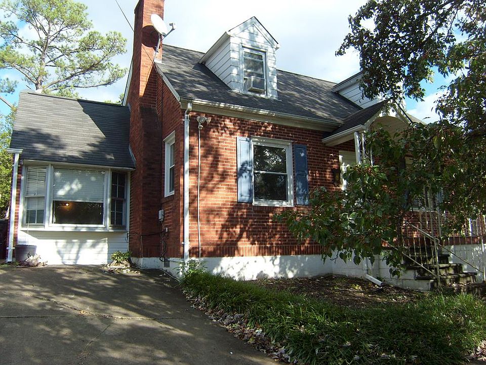 1st image of 143 Forestlawn Dr