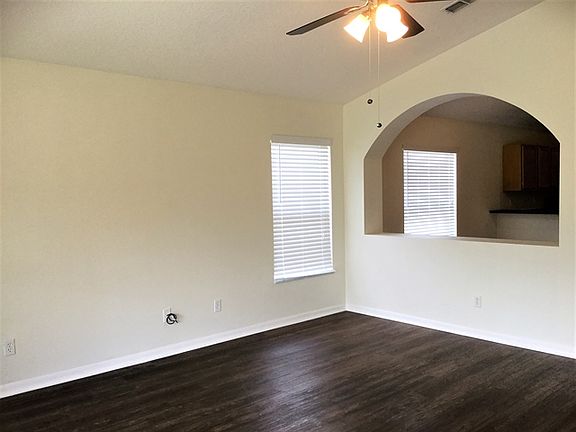 4th image of 1130 Bluegrass Dr