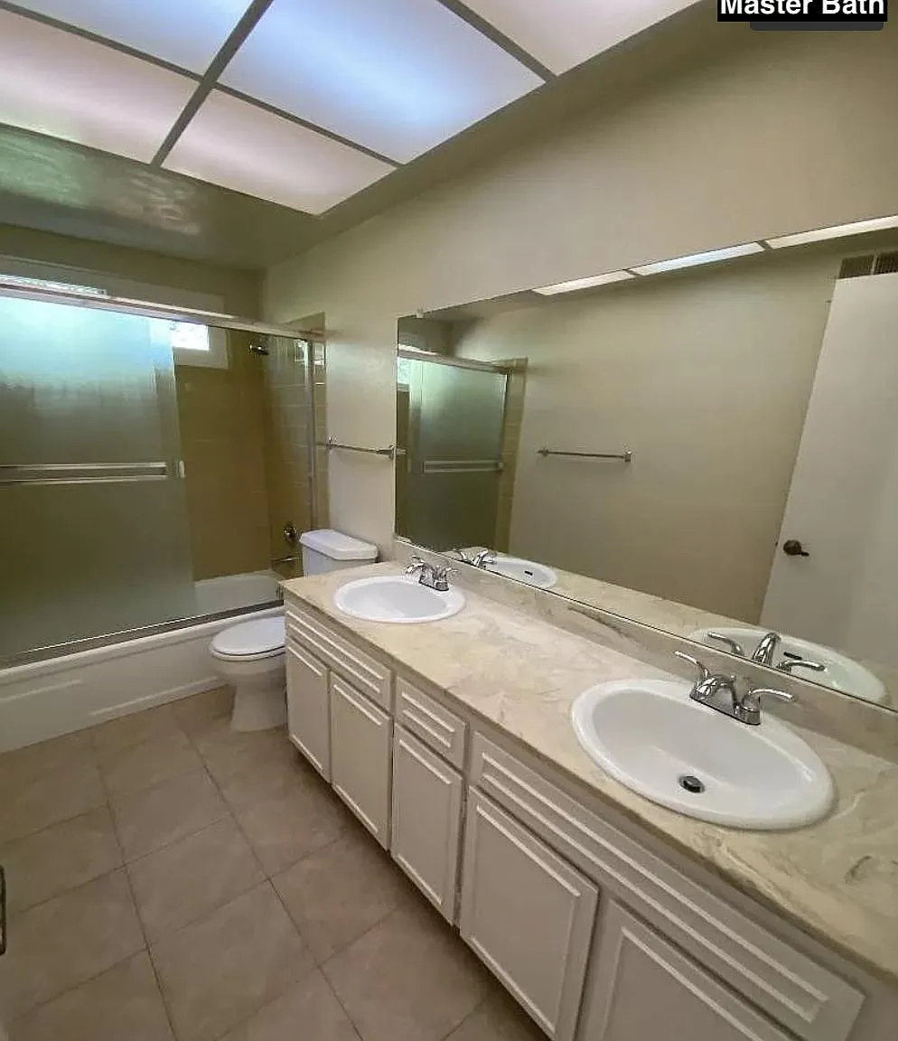 4 bed, 2358 sqft, $4,900 — Photo 1