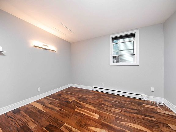 5th image of 140 Seaton St