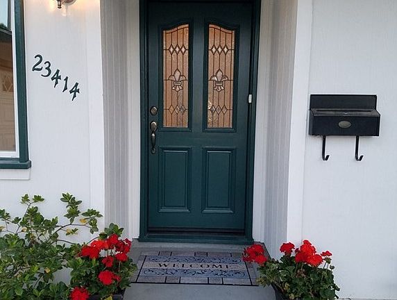 3rd image of 23414 Hamlin St