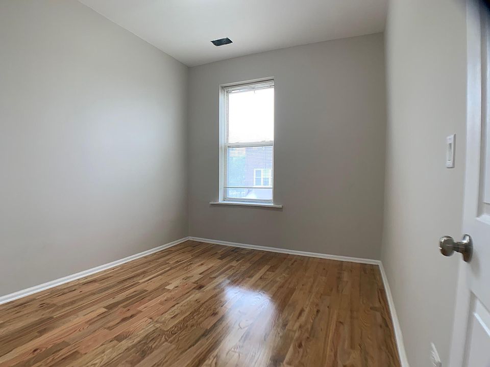 1st image of 1403 N Karlov Ave #2