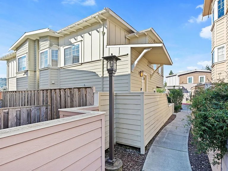 225 Valley Oak Drive — Photo 20