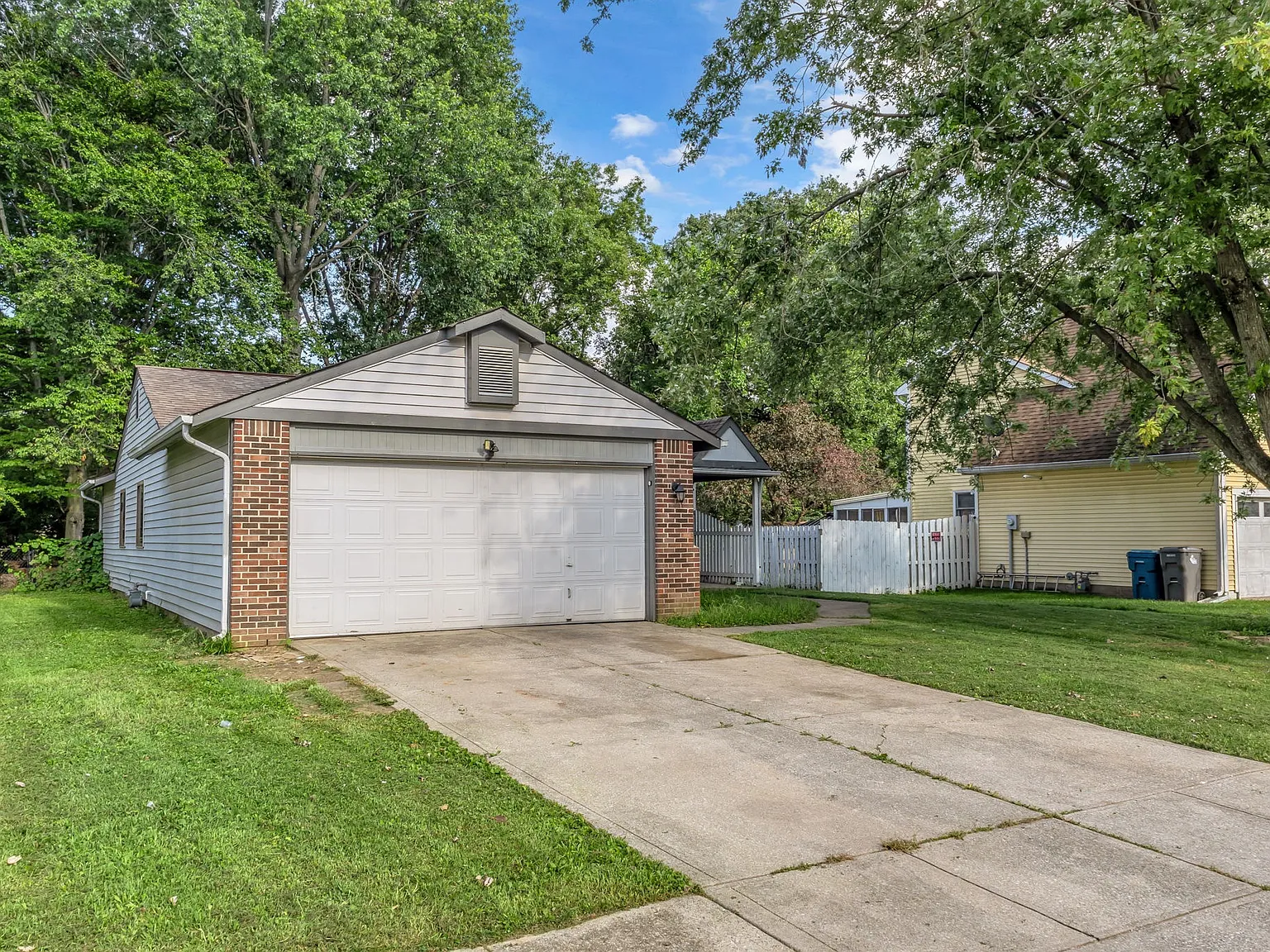 3 bed, 1352 sqft, $1,825 — Photo 2