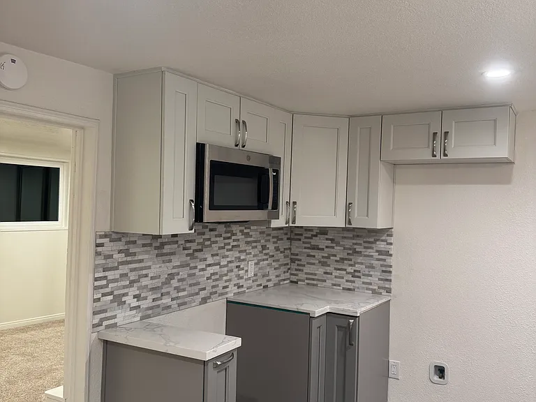 224 S Valley Center Ave — Photo 9