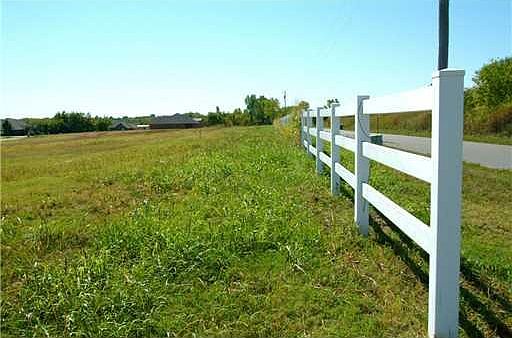 2nd image of 504 Arrowhead Dr Lot 5