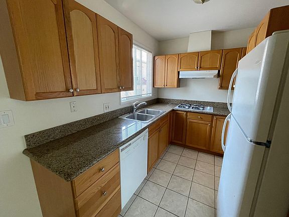 3rd image of 8267 Norton Ave #8