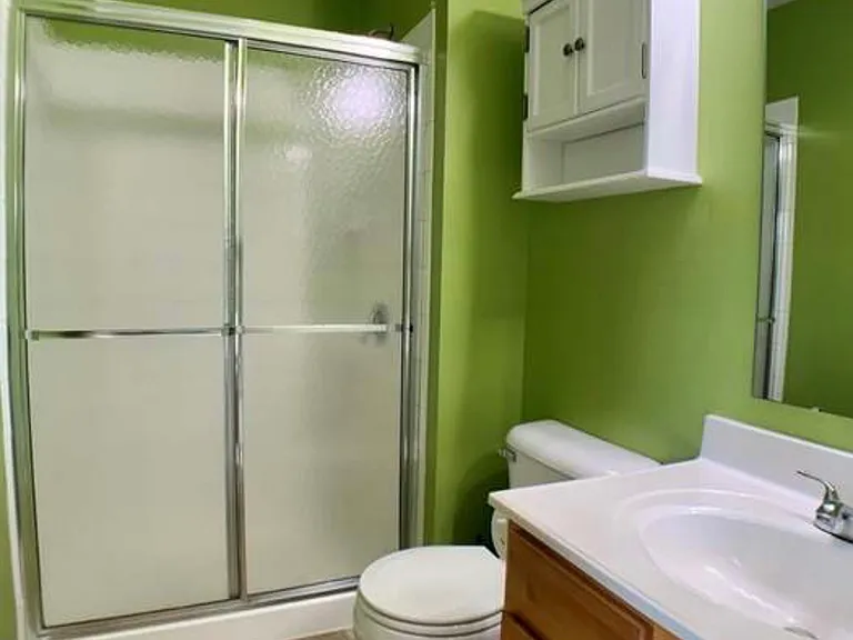 2243 Glasgow Ln — Photo 9