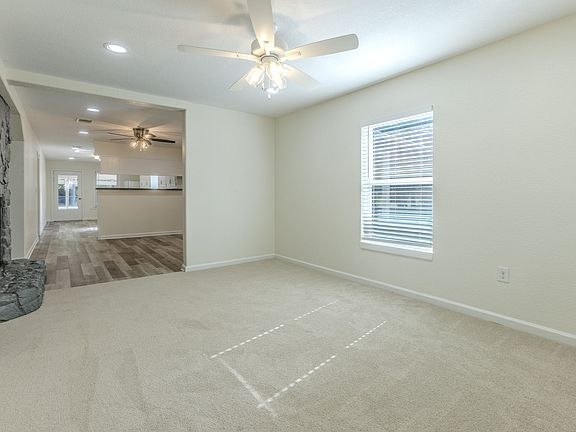 4th image of 117 W Craven Ave #117
