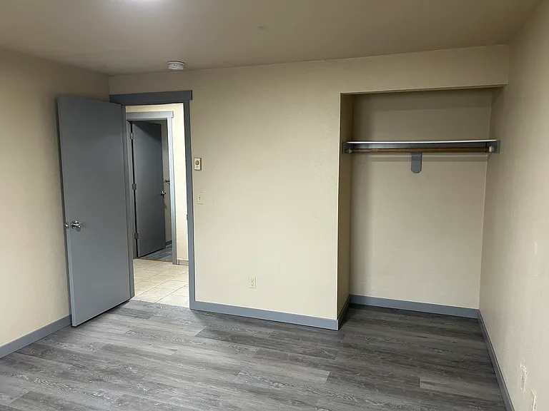 1765 Queen Ave SW — Photo 26