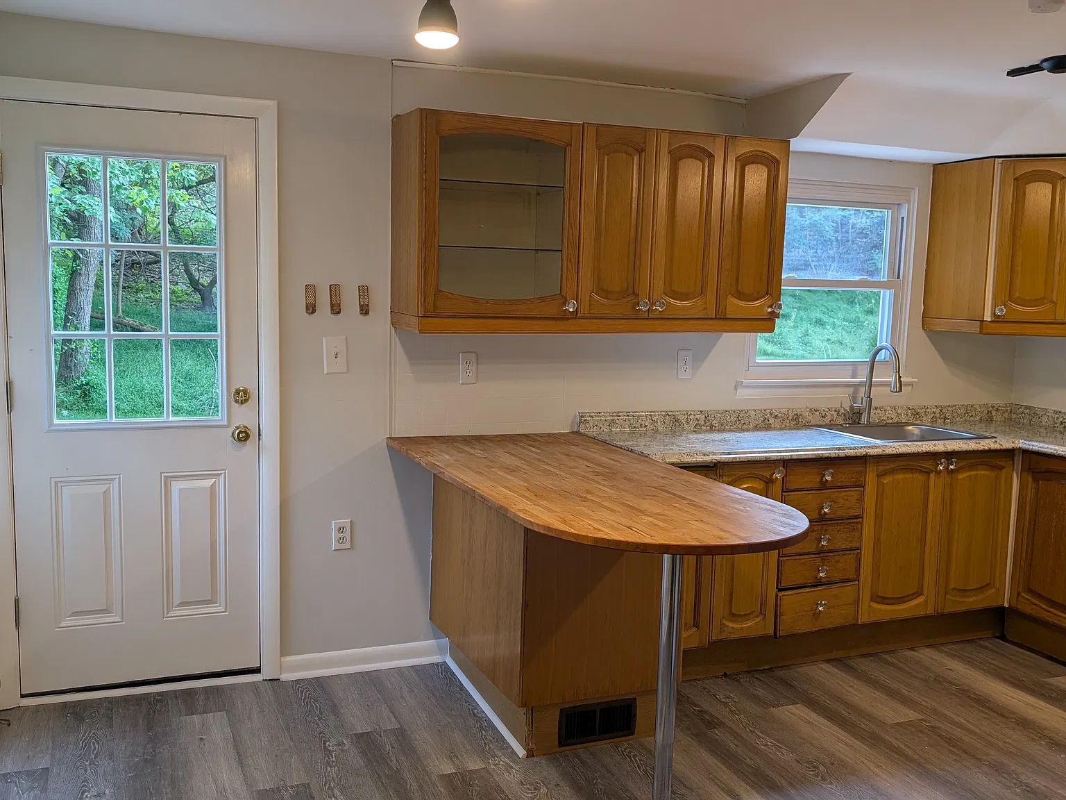 3 bed, 1.5 bath, 1345 sqft, $2,850 — Photo 4
