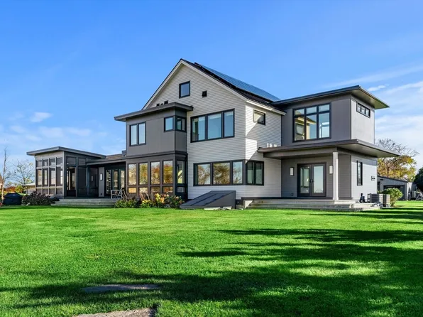 54 Island Rd, Essex, MA 01929