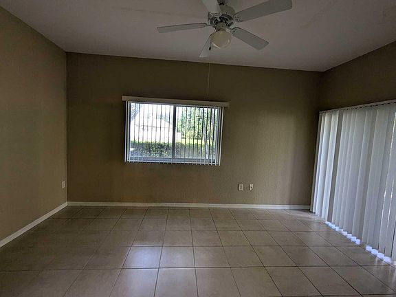 5th image of 240 Crestwood Circle #104