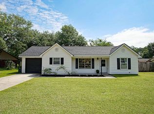 801 Barony Ct, Hinesville, GA 31313