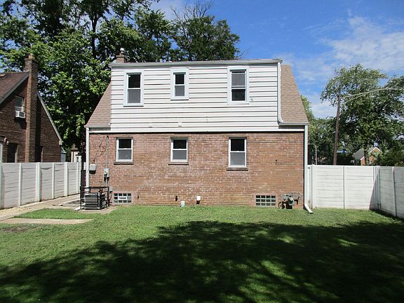 4th image of 150 W Ivanhoe Ter