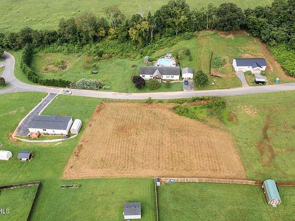 5th image of 37 Rolling Hills Dr