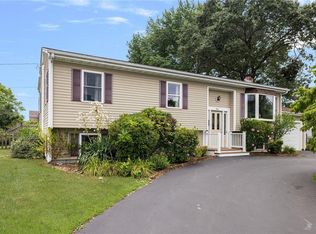 60 Neptune St, Cranston, RI 02920