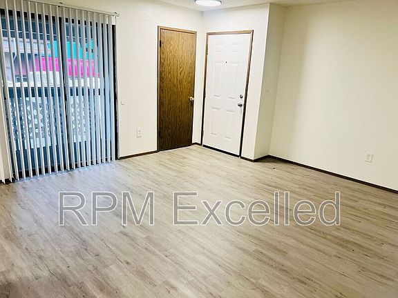 4th image of 16006 34th Ave S #3